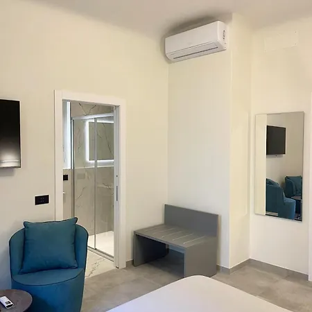 Pitti's Design Apartment *